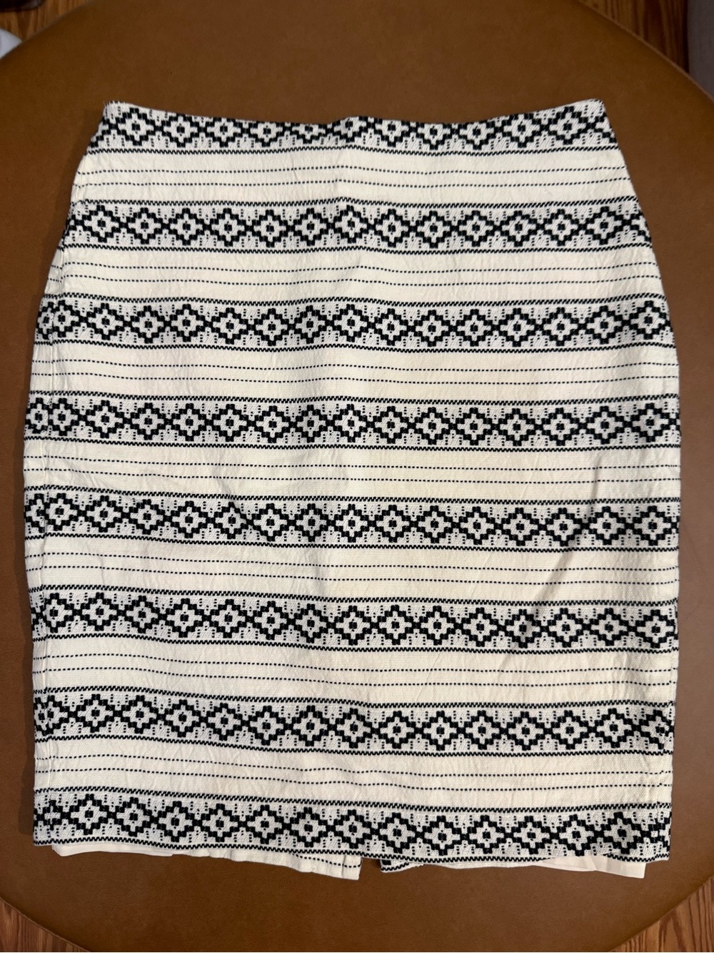 Ann Taylor Black and Ivory Patterned Women's Pencil Skirt 2